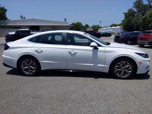 2022 Hyundai SONATA SEL
