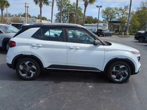 2023 Hyundai VENUE Limited