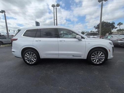 2023 Cadillac XT6 Premium Luxury FWD