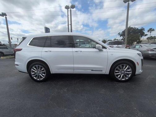 2023 Cadillac XT6 Premium Luxury FWD