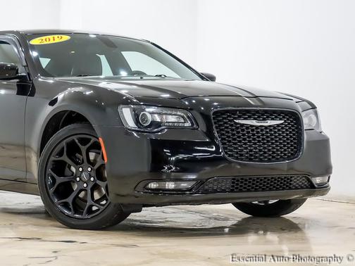 2019 Chrysler 300 S