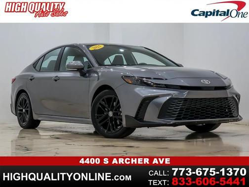 2025 Toyota Camry SE