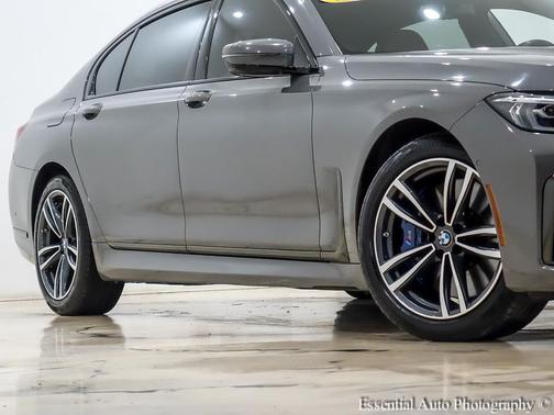 2021 BMW 750 i xDrive