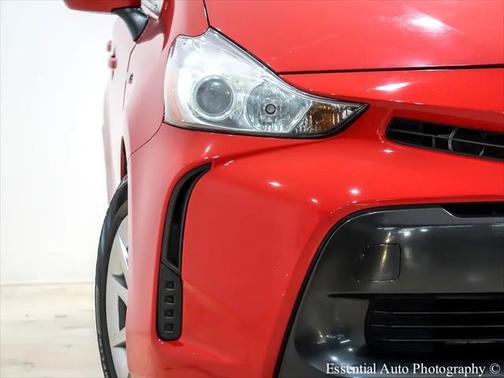 2017 Toyota Prius v Three