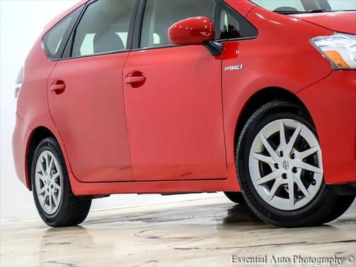 2017 Toyota Prius v Three
