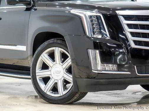2018 Cadillac Escalade Luxury