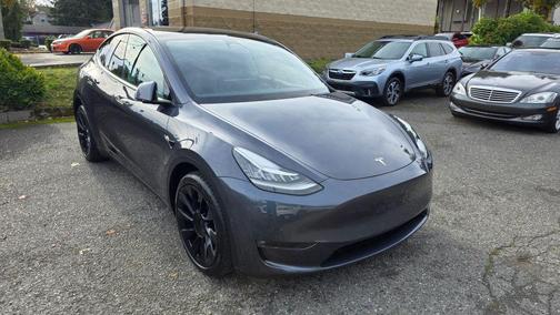 2022 Tesla Model Y Long Range Dual Motor All-Wheel Drive