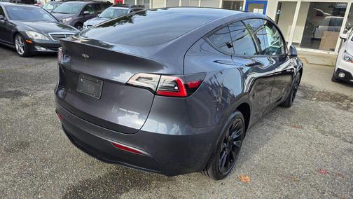 2022 Tesla Model Y Long Range Dual Motor All-Wheel Drive
