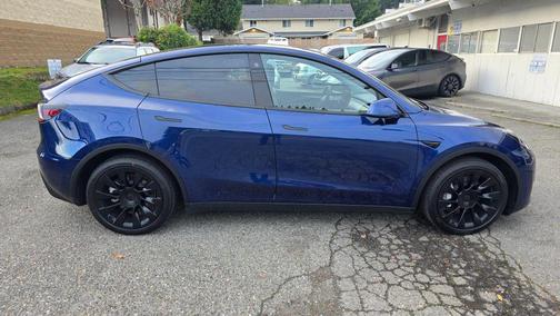 2022 Tesla Model Y Long Range Dual Motor All-Wheel Drive