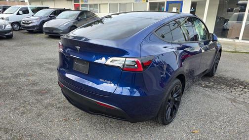 2022 Tesla Model Y Long Range Dual Motor All-Wheel Drive