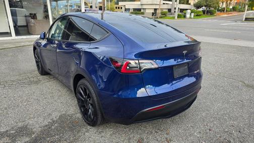 2022 Tesla Model Y Long Range Dual Motor All-Wheel Drive