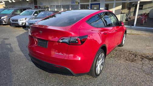 2023 Tesla Model Y Long Range Sport Utility 4D