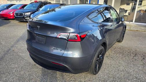 2022 Tesla Model Y Long Range Dual Motor All-Wheel Drive