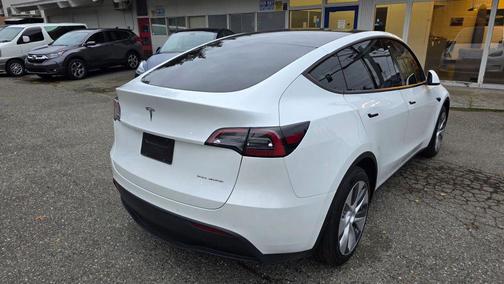 2022 Tesla Model Y Long Range Dual Motor All-Wheel Drive