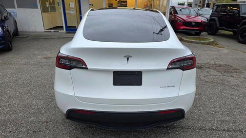 2022 Tesla Model Y Long Range Dual Motor All-Wheel Drive