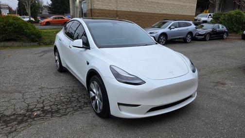 2022 Tesla Model Y Long Range Dual Motor All-Wheel Drive