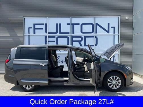 2018 Chrysler Pacifica Touring-L