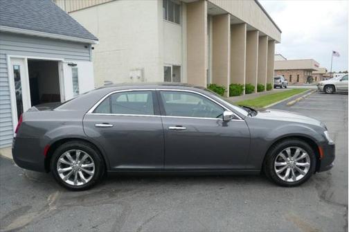 2019 Chrysler 300 Limited