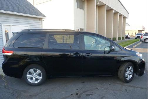 2013 Toyota Sienna LE