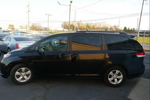 2013 Toyota Sienna LE
