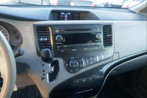 2013 Toyota Sienna LE