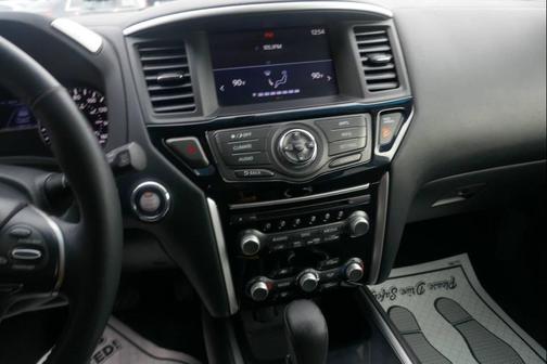 2019 Nissan Pathfinder SV