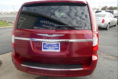 2013 Chrysler Town & Country Touring