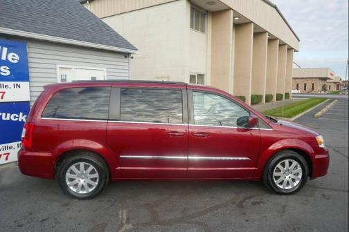 2013 Chrysler Town & Country Touring