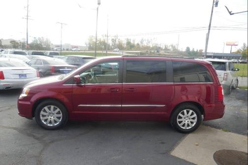 2013 Chrysler Town & Country Touring