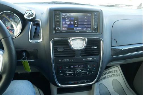 2016 Chrysler Town & Country Touring-L
