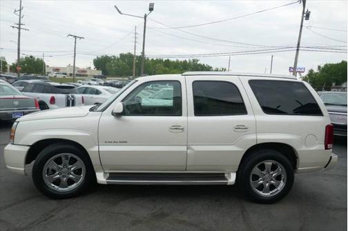 2005 Cadillac Escalade Base