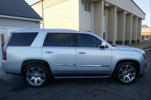 2016 Cadillac Escalade Luxury