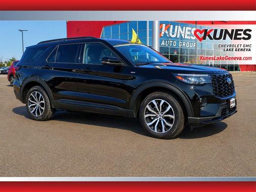 Black Metallic 2025 Ford Explorer ST-Line