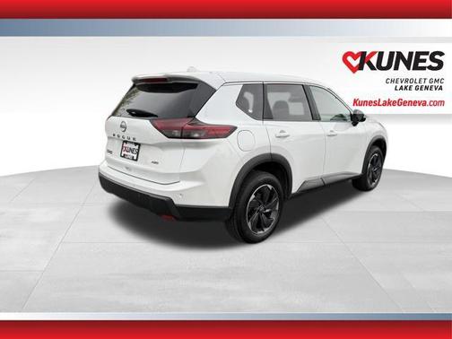 Everest White Pearl 2025 Nissan Rogue SV