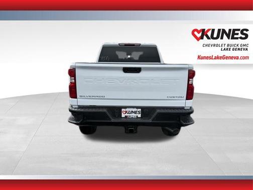 Summit White 2026 Chevrolet Silverado 2500 Custom