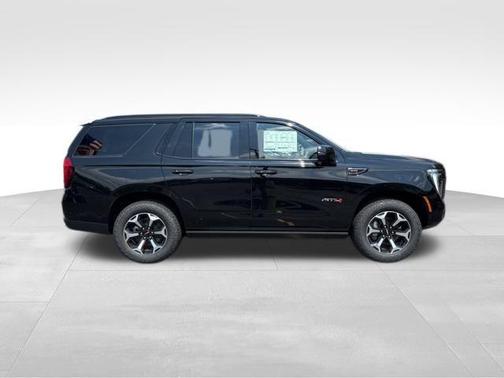 2025 GMC Yukon 4WD AT4