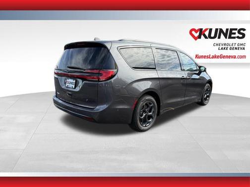 2021 Chrysler Pacifica Hybrid Touring L