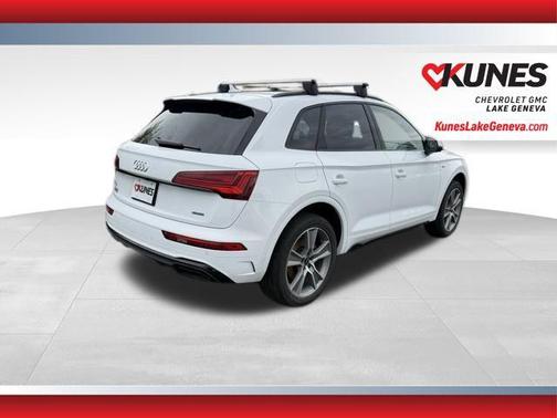 White 2025 Audi Q5 45 S line Premium