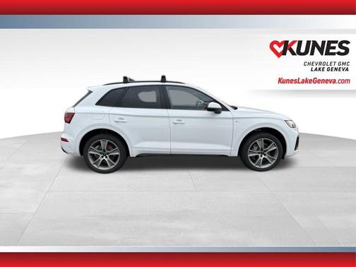 White 2025 Audi Q5 45 S line Premium