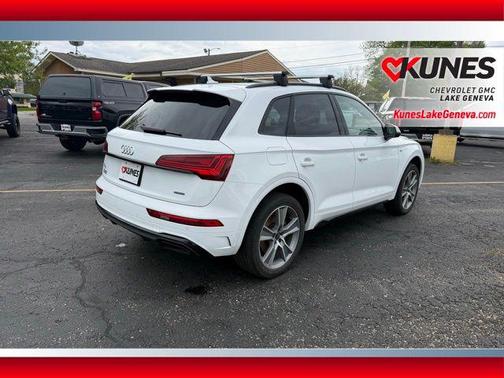 White 2025 Audi Q5 45 S line Premium
