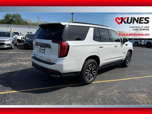 White Frost Tricoat 2022 GMC Yukon 4WD AT4