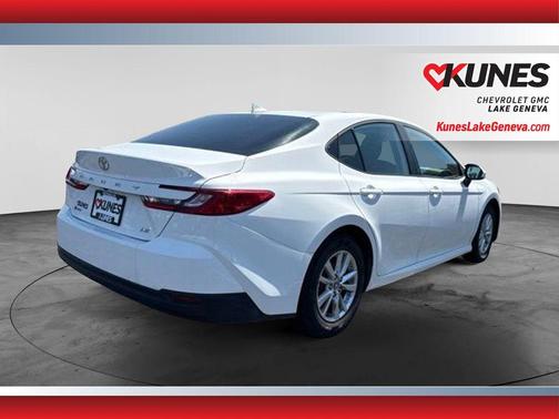 Ice 2025 Toyota Camry LE
