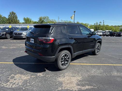 2024 Jeep Compass Trailhawk