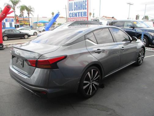 Gun Metallic 2020 Nissan Altima SR FWD
