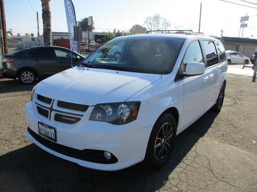 White Knuckle Clearcoat 2018 Dodge Grand Caravan GT