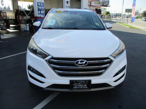 Winter White 2016 Hyundai TUCSON Limited