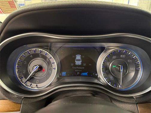 2016 Chrysler 300C Platinum