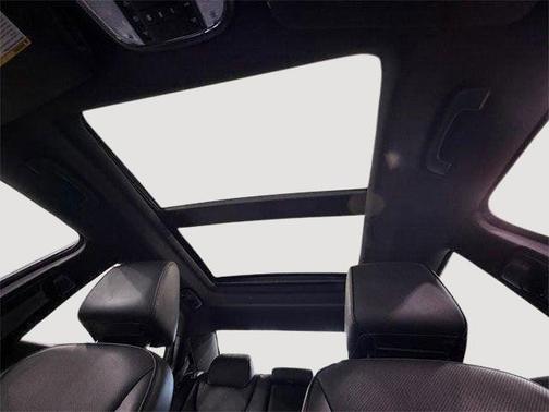 2016 Chrysler 300C Platinum