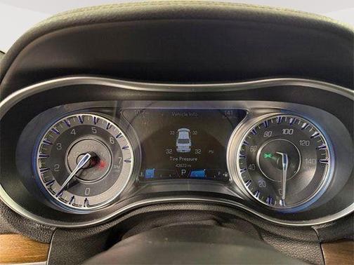 2016 Chrysler 300C Platinum