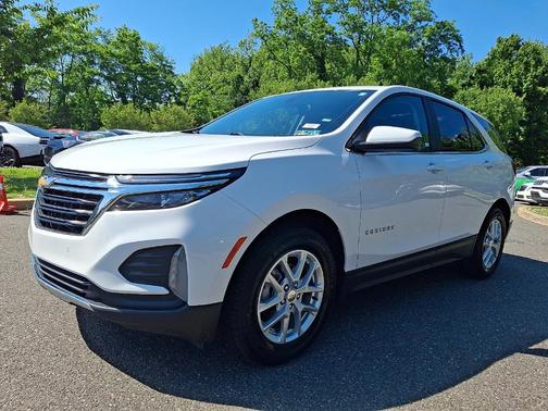Summit White 2024 Chevrolet Equinox LT
